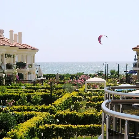 Sunset Beach Club Ege R Tatil Evi