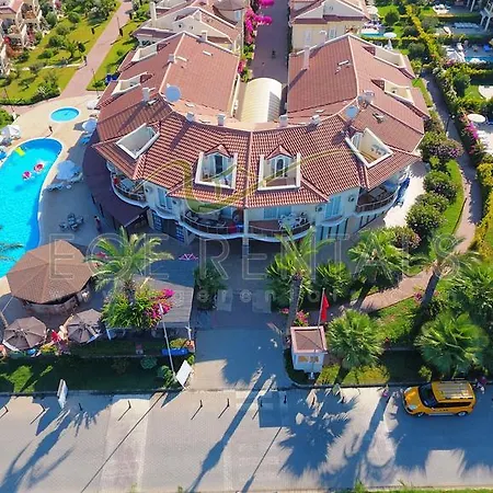 Sunset Beach Club Ege R Tatil Evi